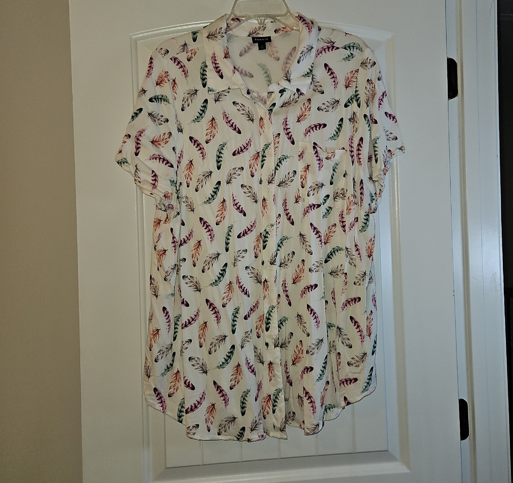 Torrid Multicolor Feather Print Button Down Shirt